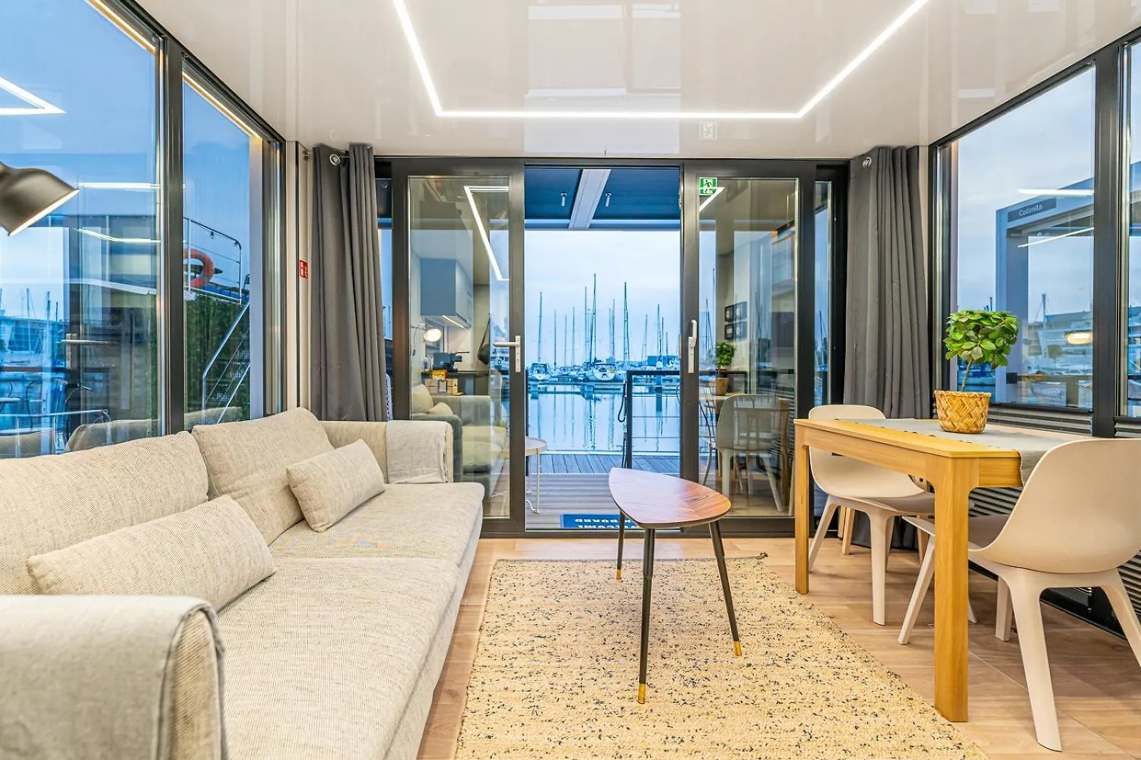The Homeboat Company Sant'Elmo-Cagliari Botel Cagliari
